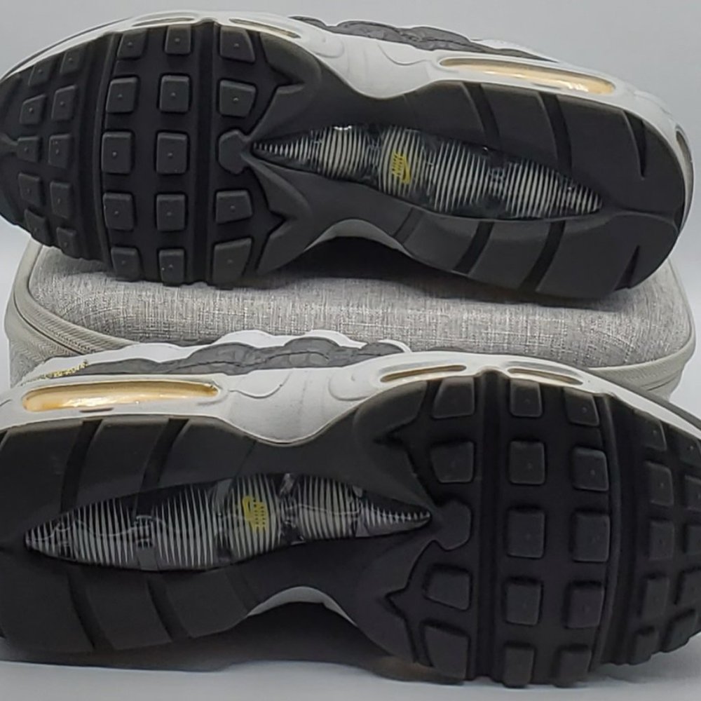 Nike Air Max 95 SE Wolf Grey Men Size 8.5 - Picture 5 of 9